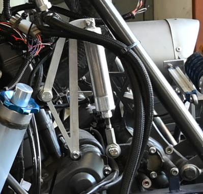 Pneumatic shift piston installed on the engine